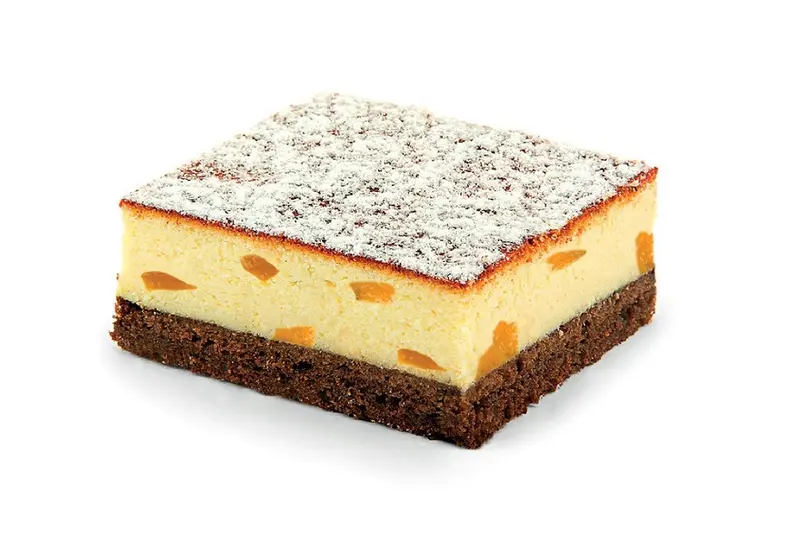 Sernik z brzoskwiniami